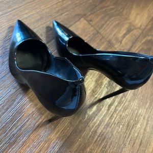 Black Steve Madden pumps. Never worn